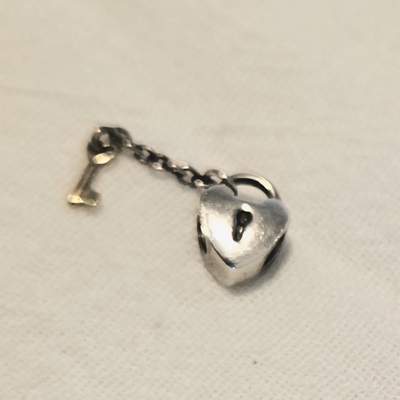 Pandora Silver Heart Lock Bracelet Charm - Picture 1 of 1
